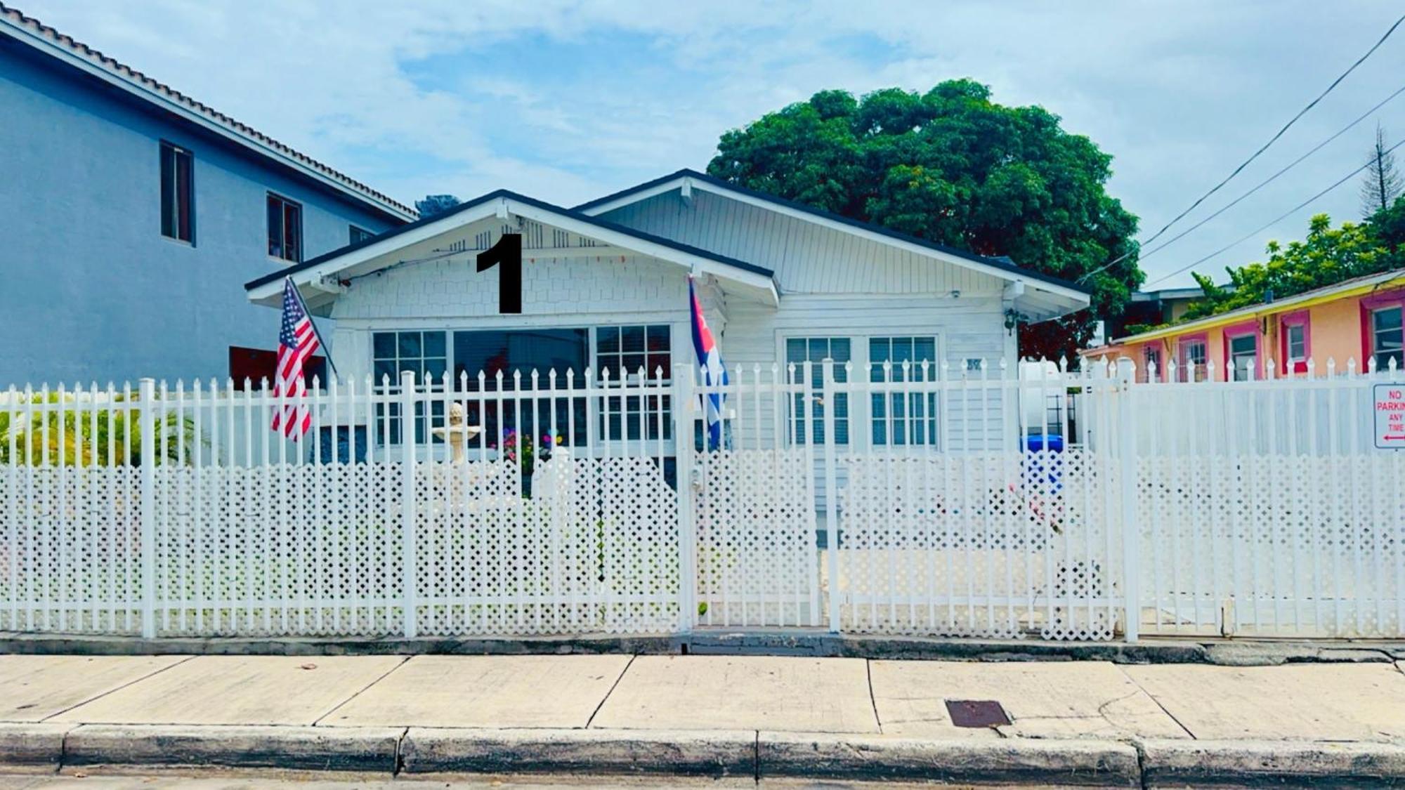 B1 Best Value On Private Bedroom With Private Bathroom In Little Havana, Miami Ngoại thất bức ảnh